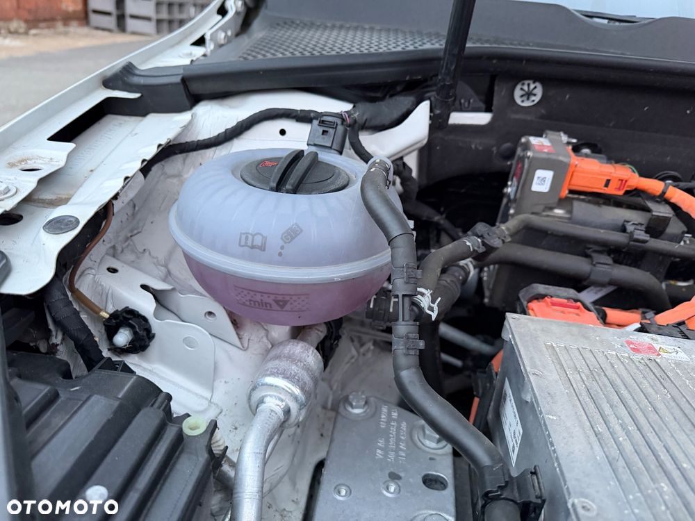 Volkswagen Golf e-Golf - 33