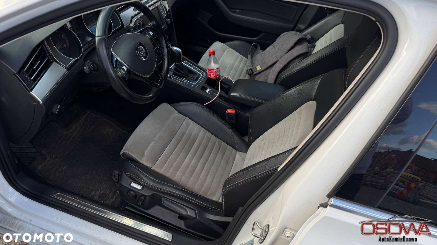 Volkswagen Passat - 12