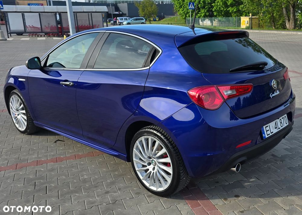 Alfa Romeo Giulietta 2.0 JTDM Exclusive - 8