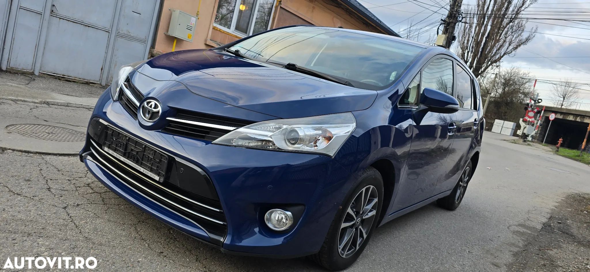Toyota Verso 1.6 D-4D 7-Sitzer Start/Stop Executive - 1