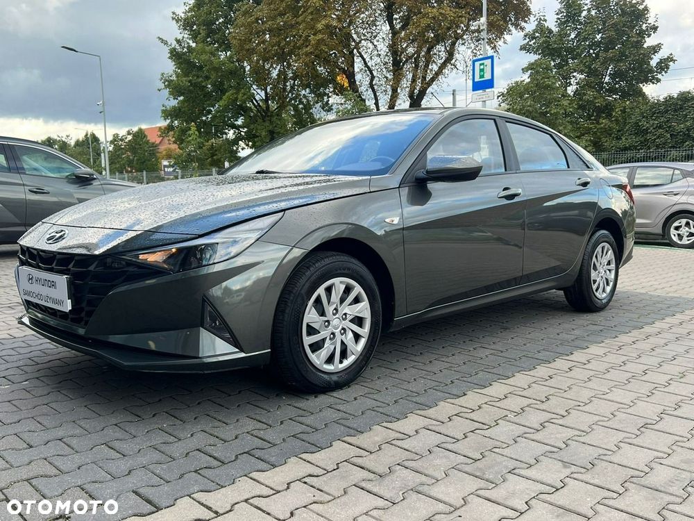 Hyundai Elantra - 4