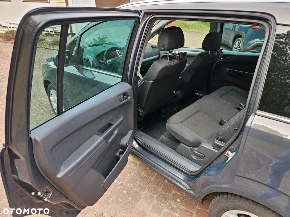 Opel Zafira - 12