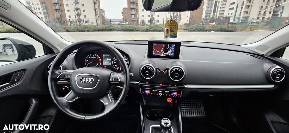 Audi A3 1.6 TDI clean Ambiente - 12