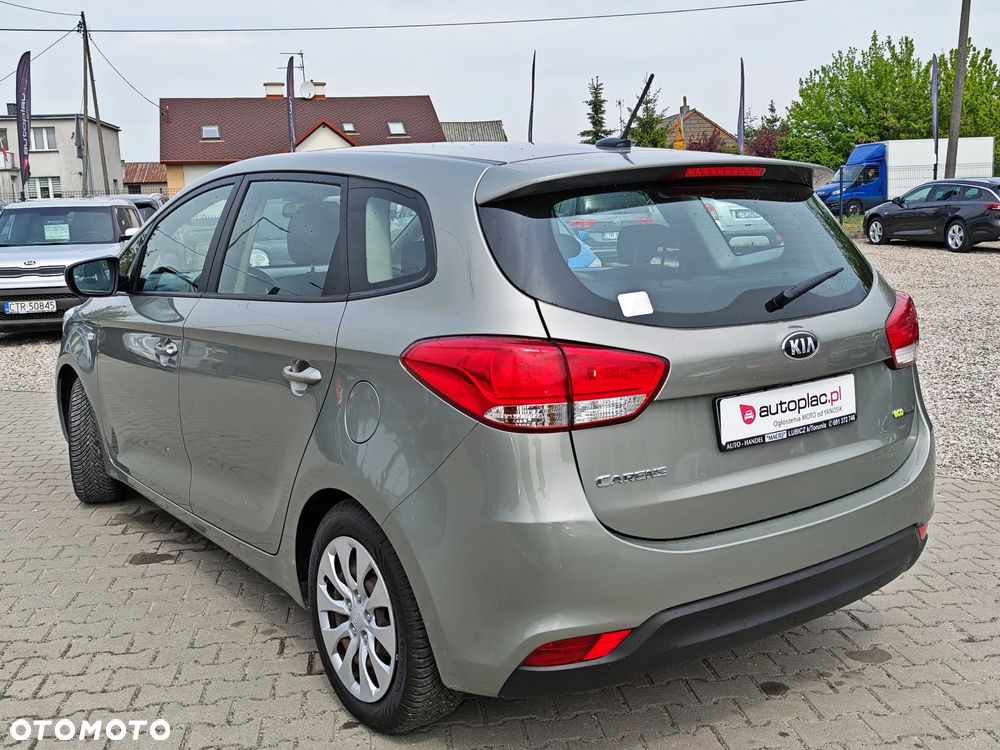 Kia Carens - 6