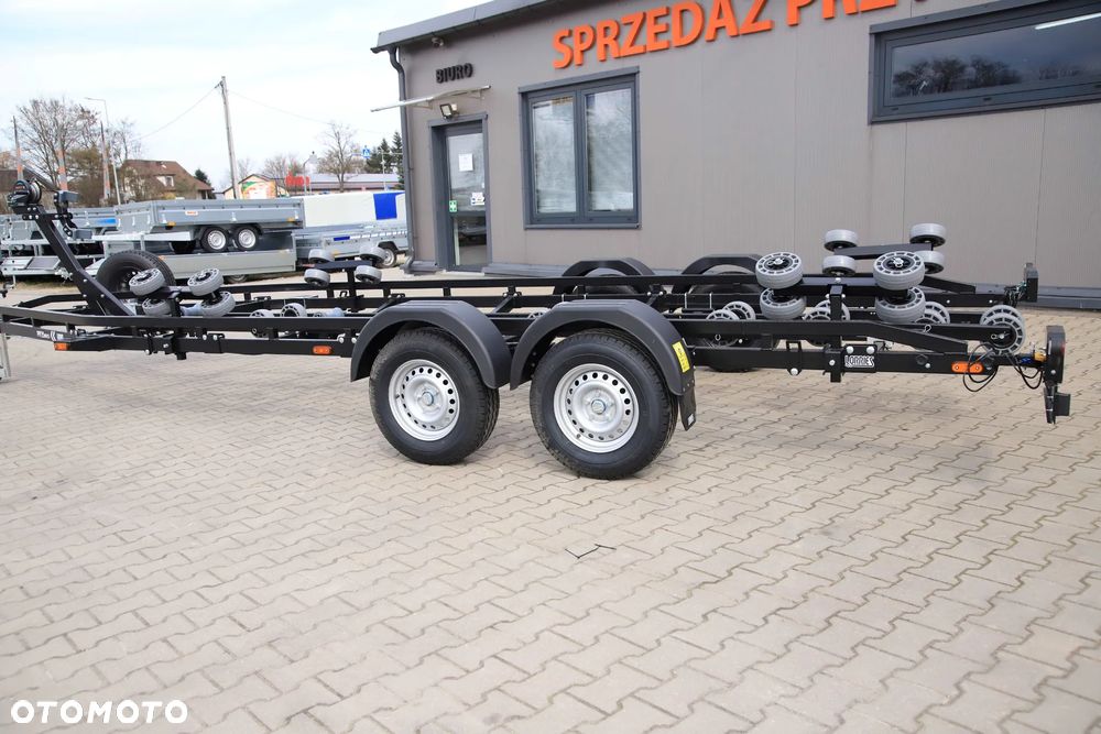 Lorries Przyczepa Podłodziowa PP25-8025 w Kolorze Czarnym Do Łodzi Max 7.8 M DMC 2500 kg Tylne Lampy LED - 4