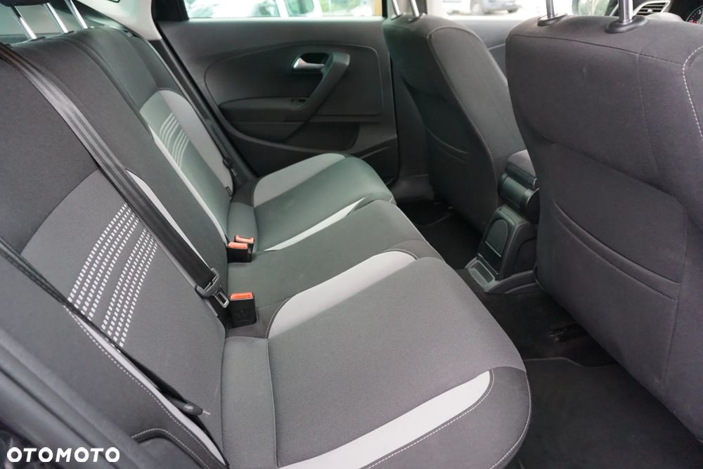 Volkswagen Polo 1.6 TDI DSG Life - 17