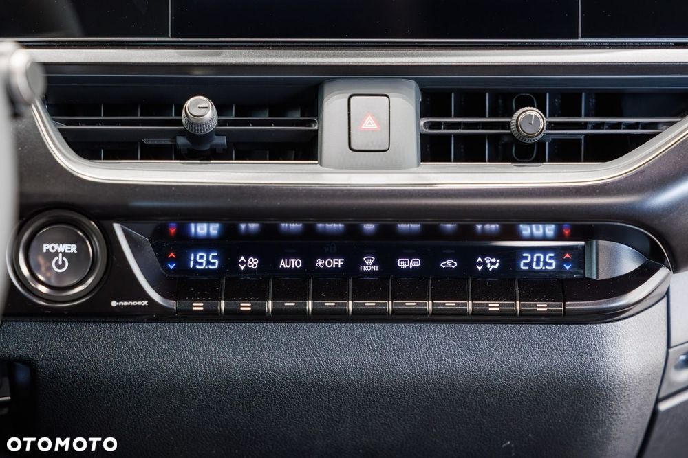 Lexus UX - 29