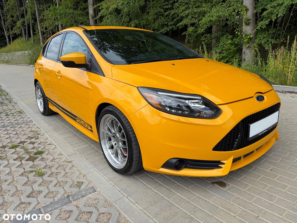 Ford Focus 2014 photo 2