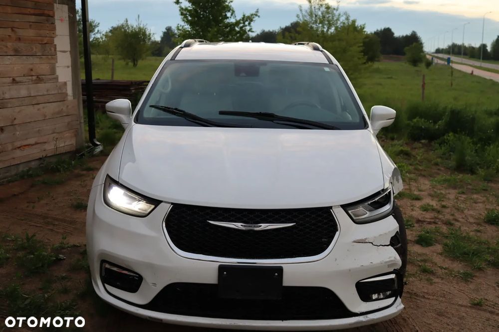 Chrysler Pacifica - 3