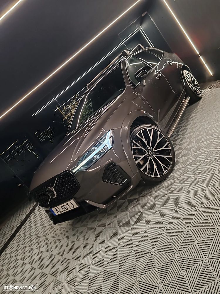 Volvo XC 60 T6 AWD Recharge Geartronic RDesign Expression - 5