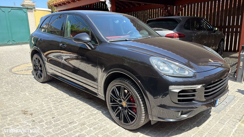 Porsche Cayenne S - 1