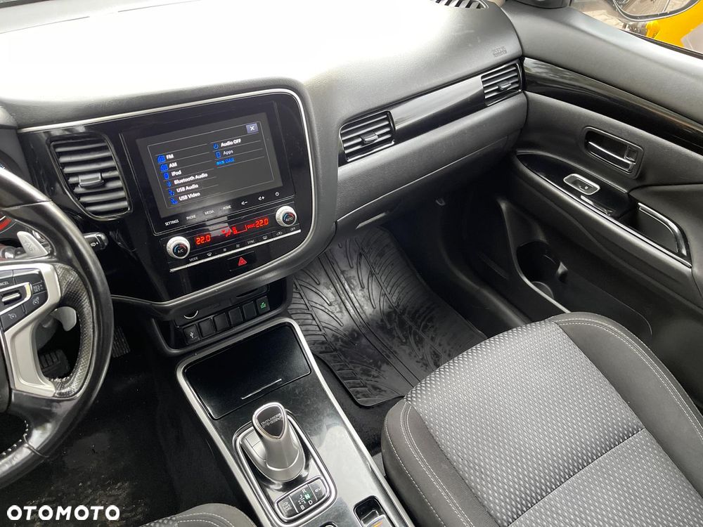 Mitsubishi Outlander 2.4 4WD Diamant+ - 11