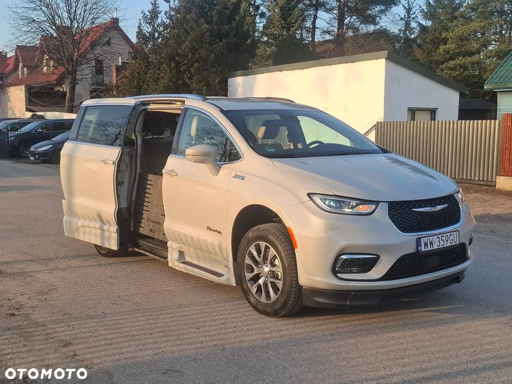Chrysler Pacifica - 15