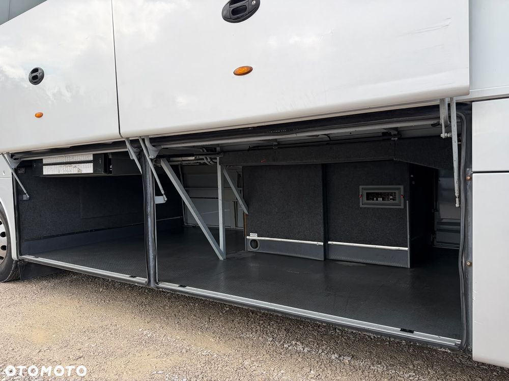 Van Hool T915 Acron - 18