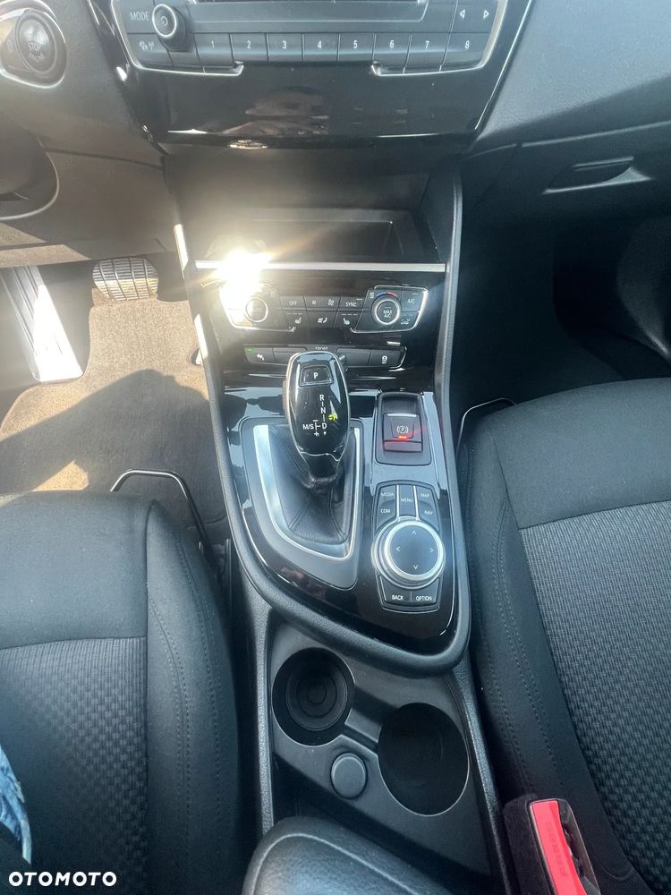BMW Seria 2 216d Advantage - 24