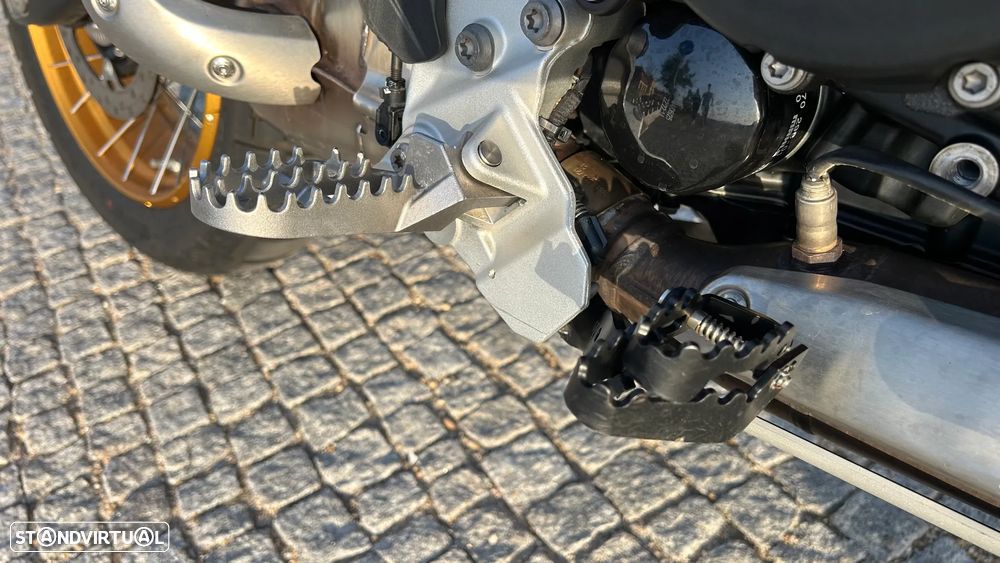 BMW F 900 GS Lightwhite / Racing Blue Metalizado (Versão GS Trophy) - 16