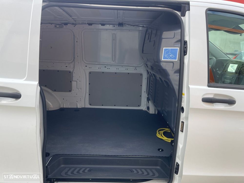 Mercedes-Benz Vito eDrive 111 - 18