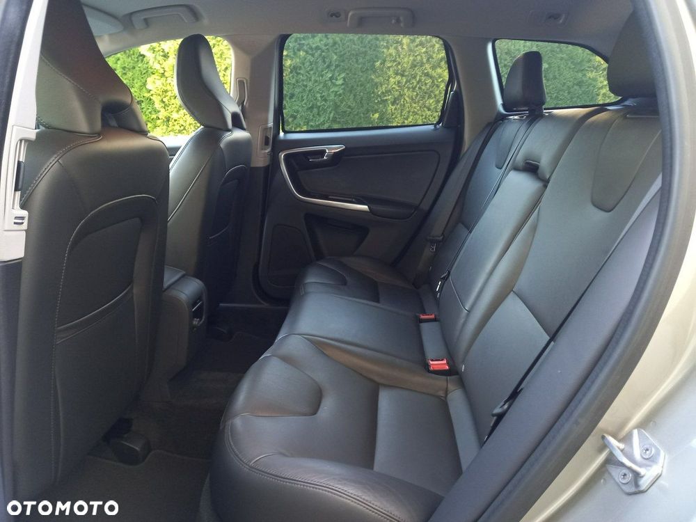 Volvo XC 60 D3 Geartronic Momentum - 30