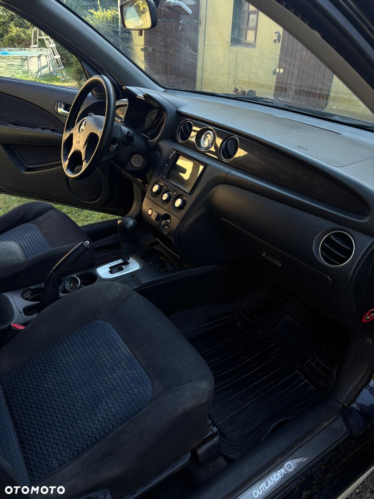 Mitsubishi Outlander - 7