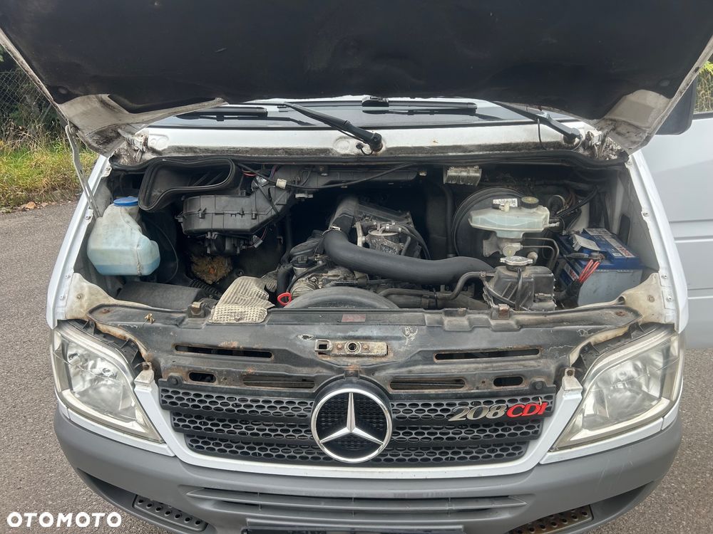 Mercedes-Benz Sprinter 208 - 27