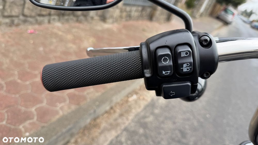 Harley-Davidson Softail Street Bob - 13