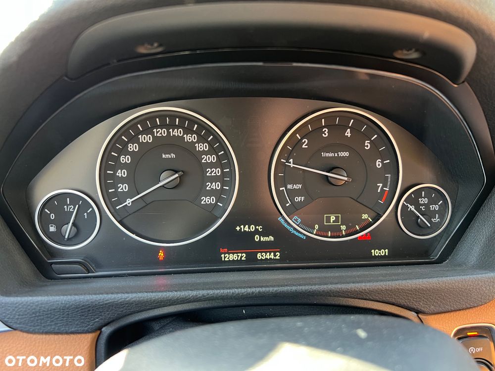 BMW Seria 3 330i xDrive Luxury Line - 11