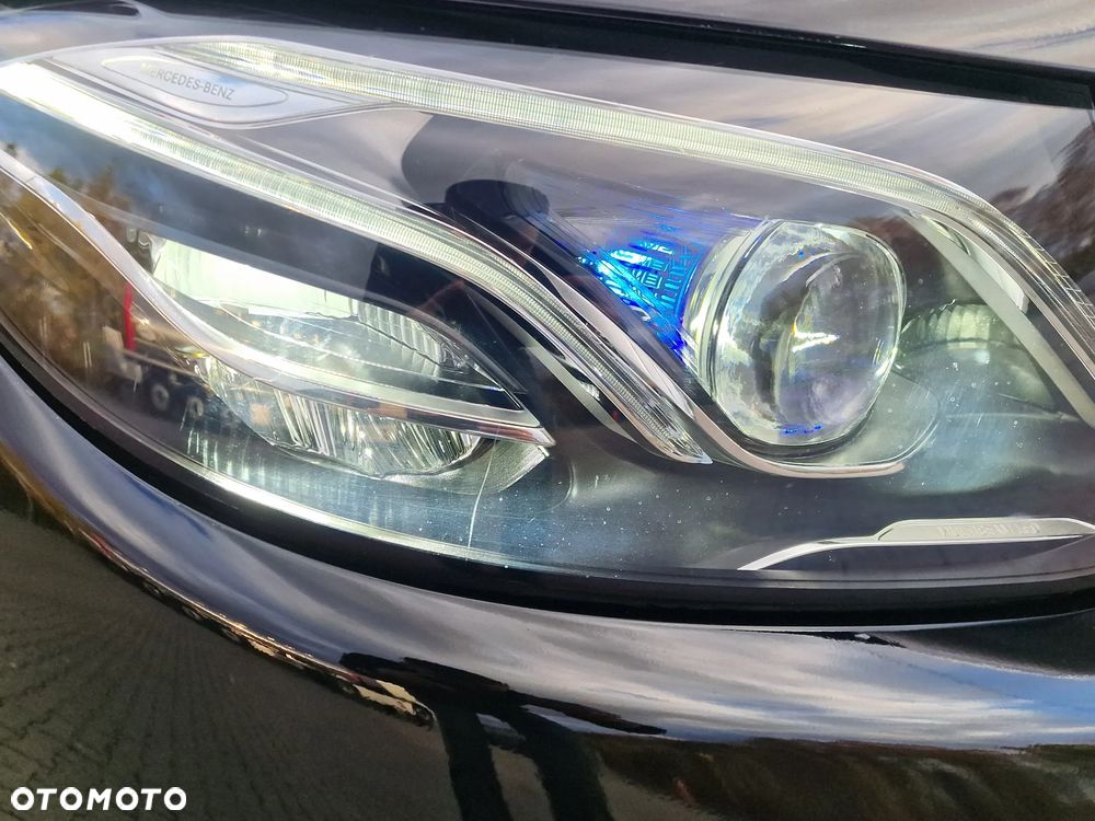 Mercedes-Benz Klasa E 220 d 4Matic 9G-TRONIC AMG Line - 36