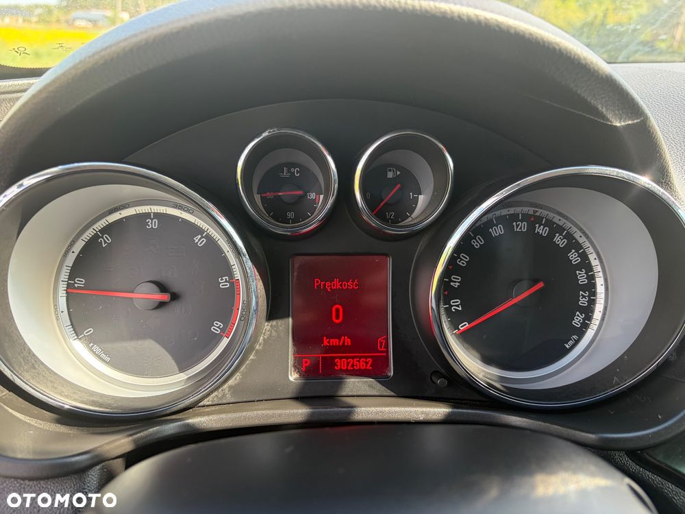 Opel Insignia - 22