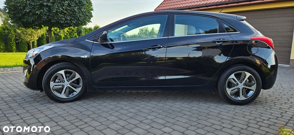 Hyundai i30 1.6 CRDI Family - 8