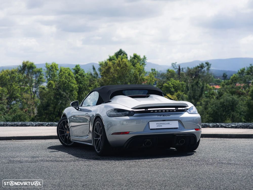 Porsche 718 Spyder - 5
