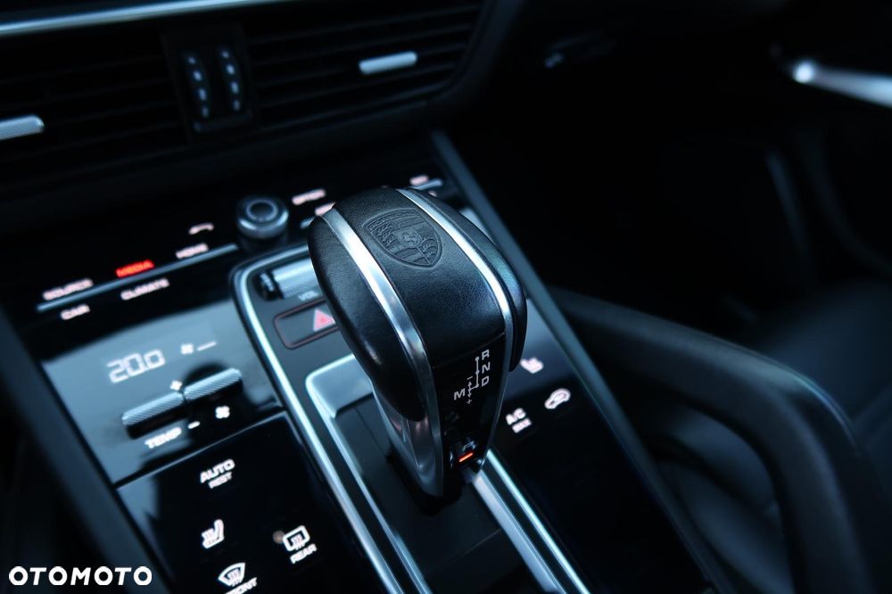 Porsche Cayenne Coupe Turbo - 18