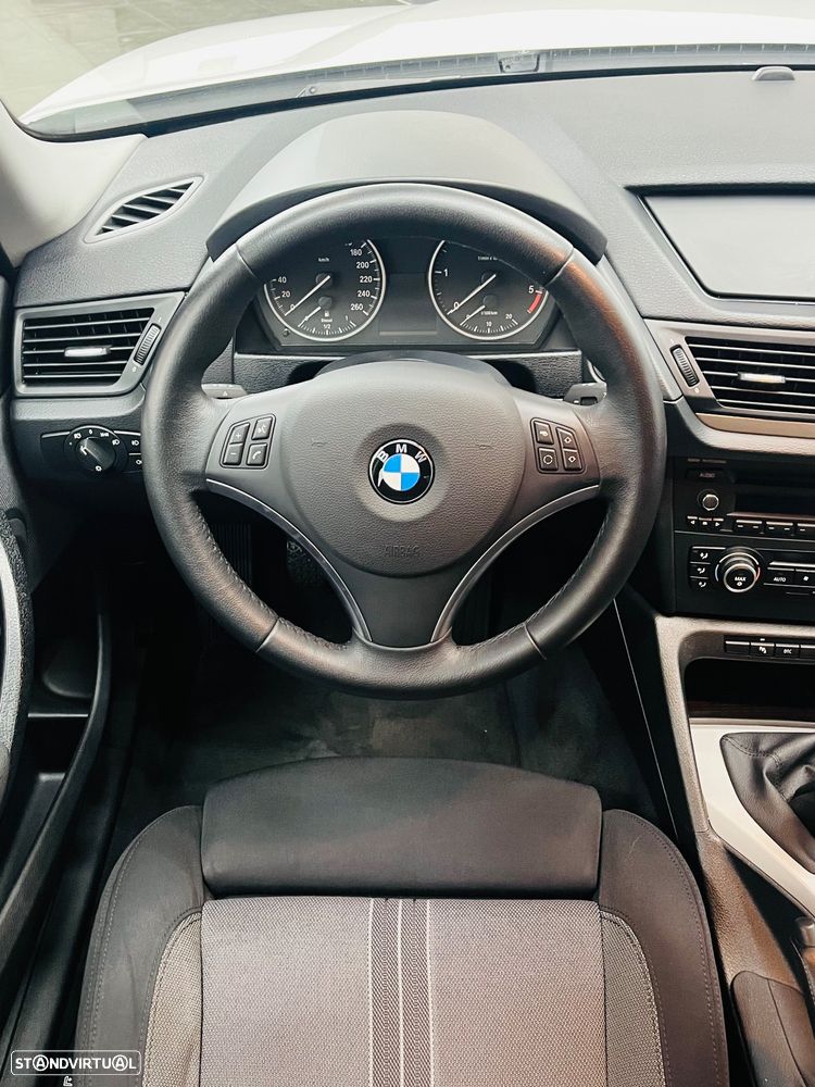 BMW X1 18 d xDrive Pack M - 19