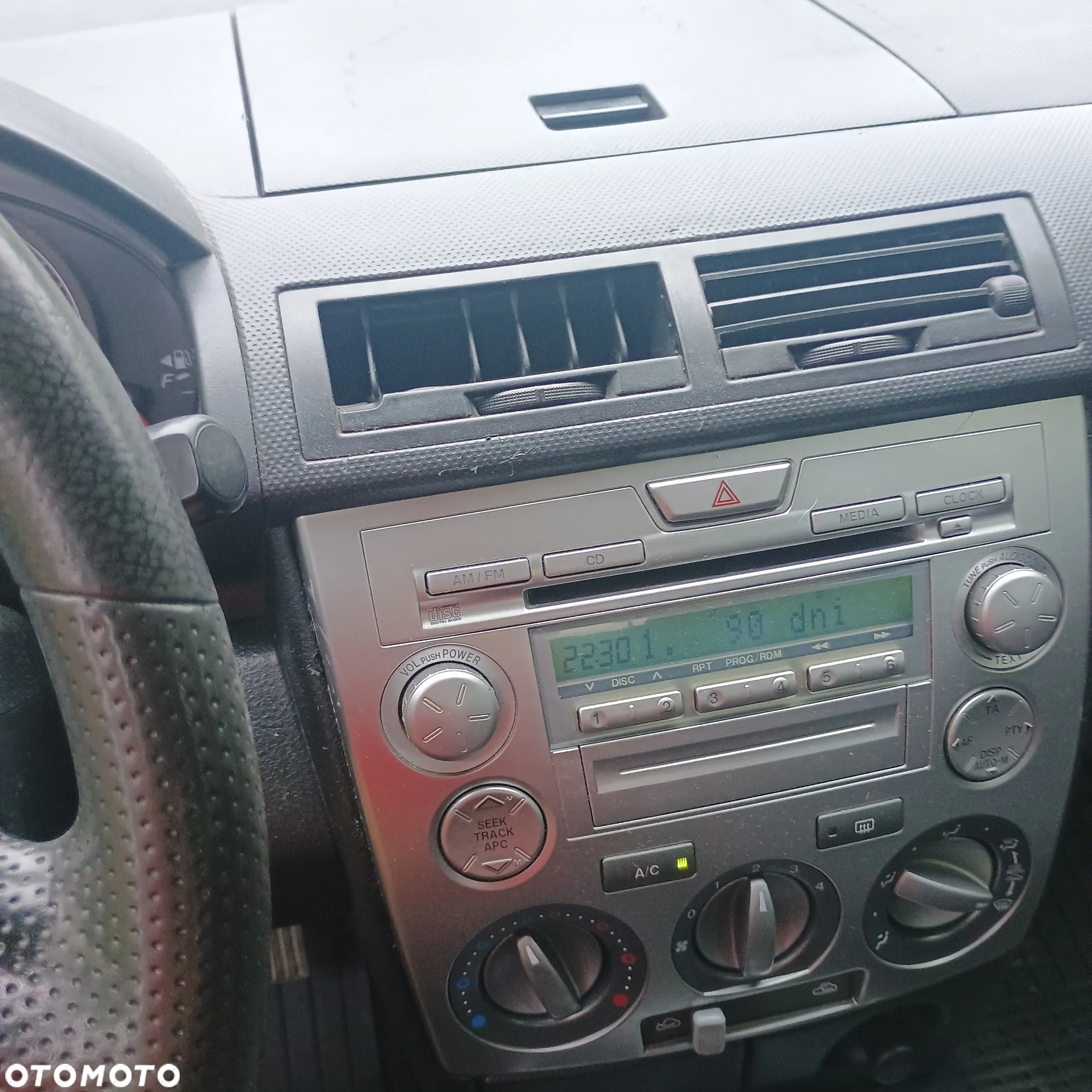 Mazda 2 1.4 DE Core + - 13