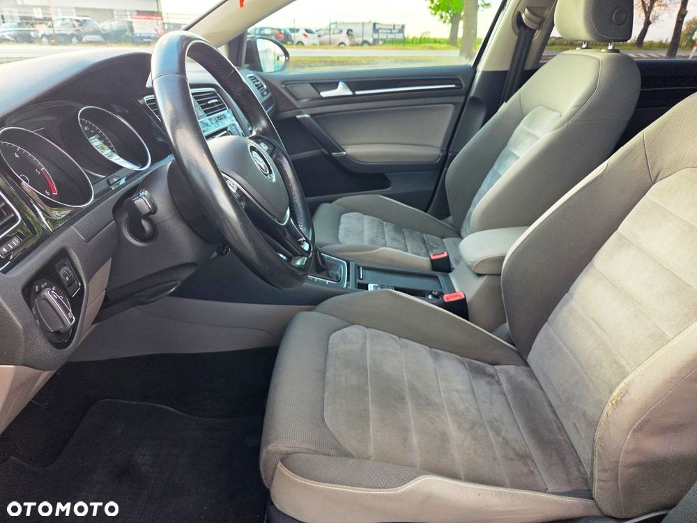 Volkswagen Golf 1.6 TDI Highline - 27
