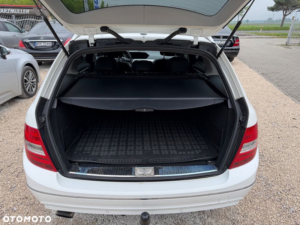 Mercedes-Benz Klasa C 200 CGI BlueEFFICIENCY - 13