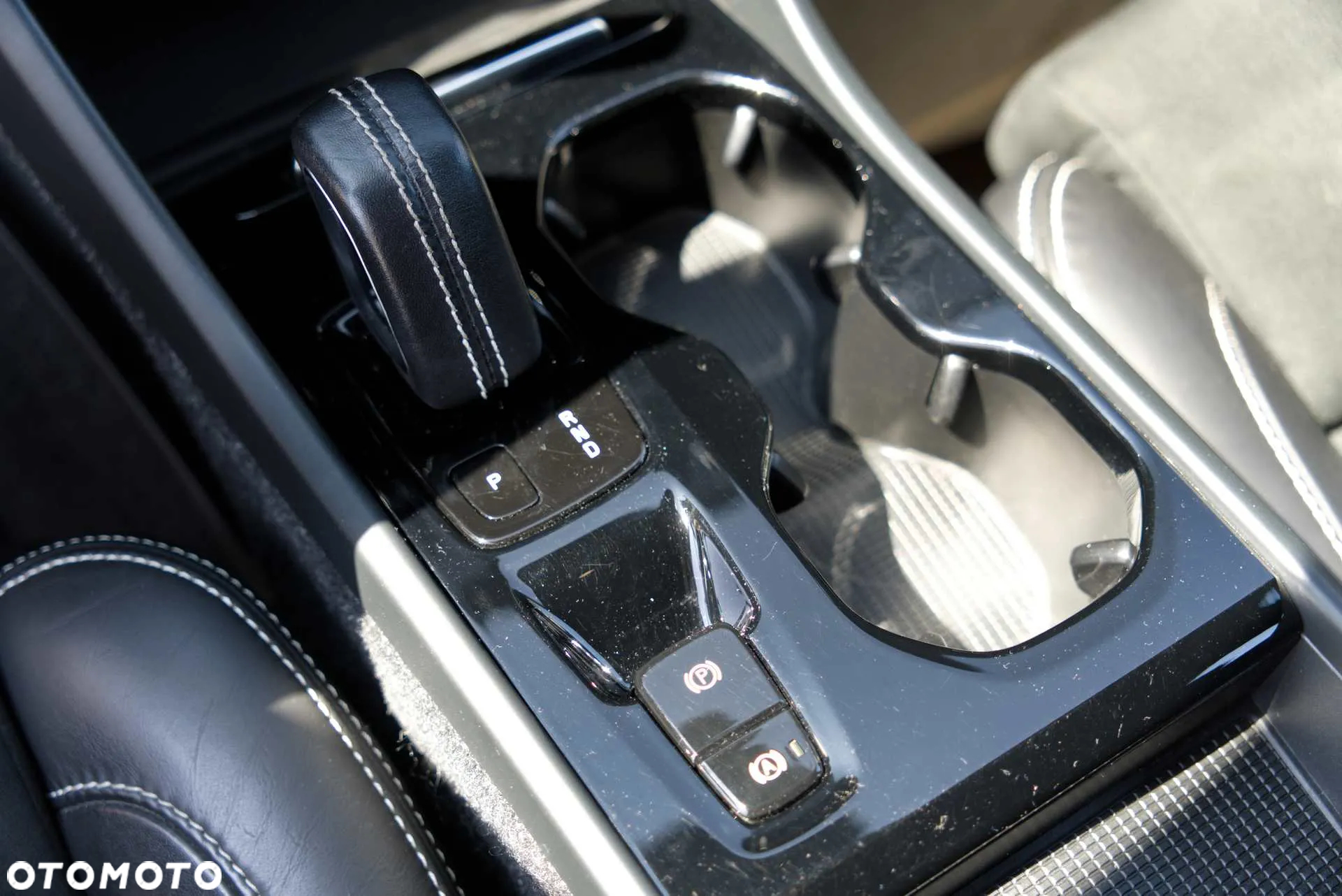 Volvo XC 40 T5 Plug-In Hybrid R-Design - 26