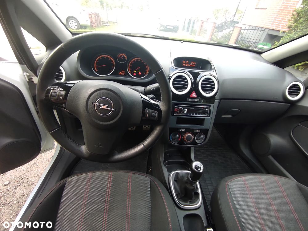 Opel Corsa 1.4 16V Sport - 14