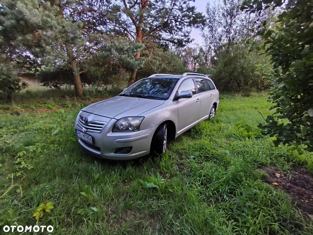 Toyota Avensis - 1