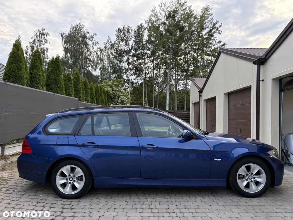 BMW Seria 3 320i - 7