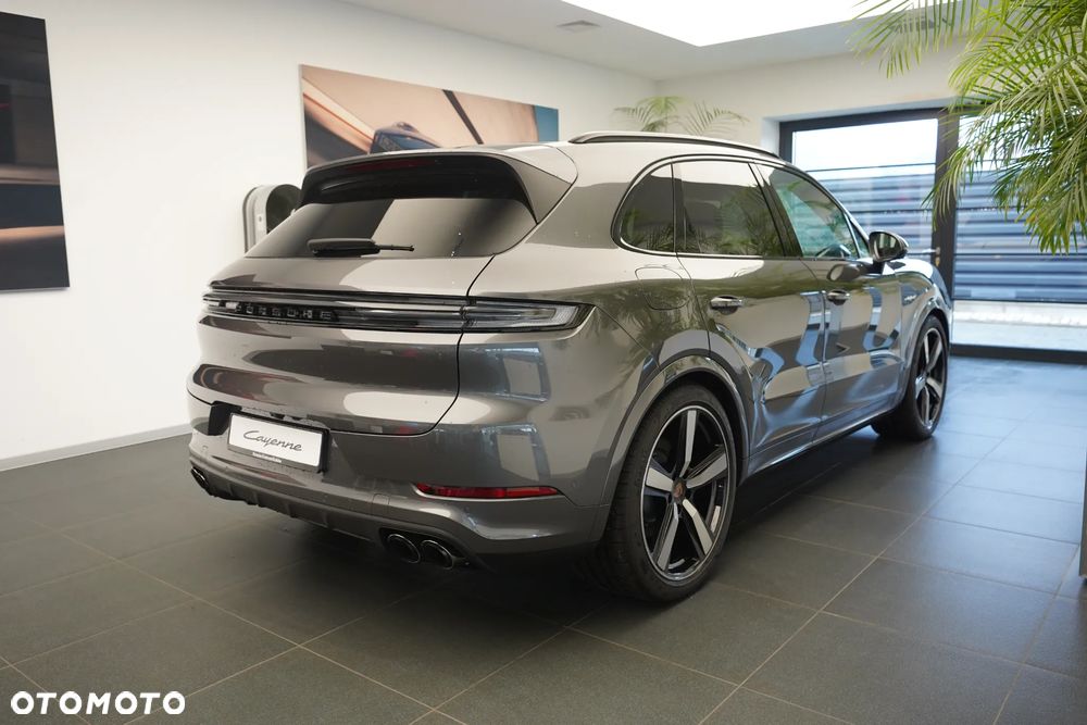 Porsche Cayenne E-Hybrid PHEV - 3