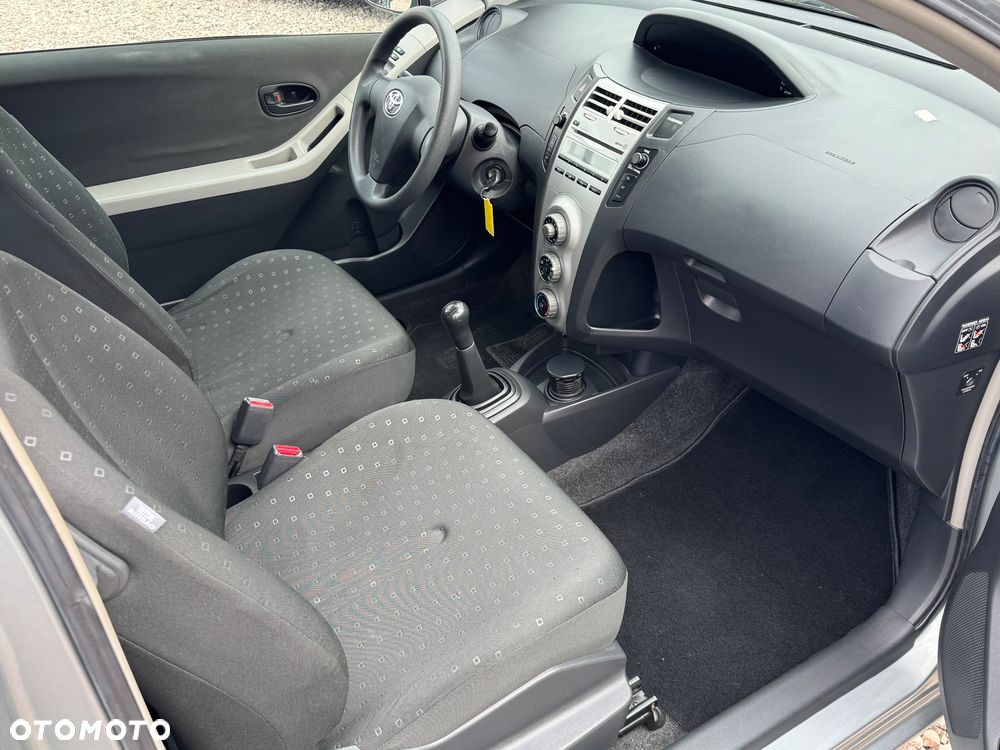 Toyota Yaris - 9