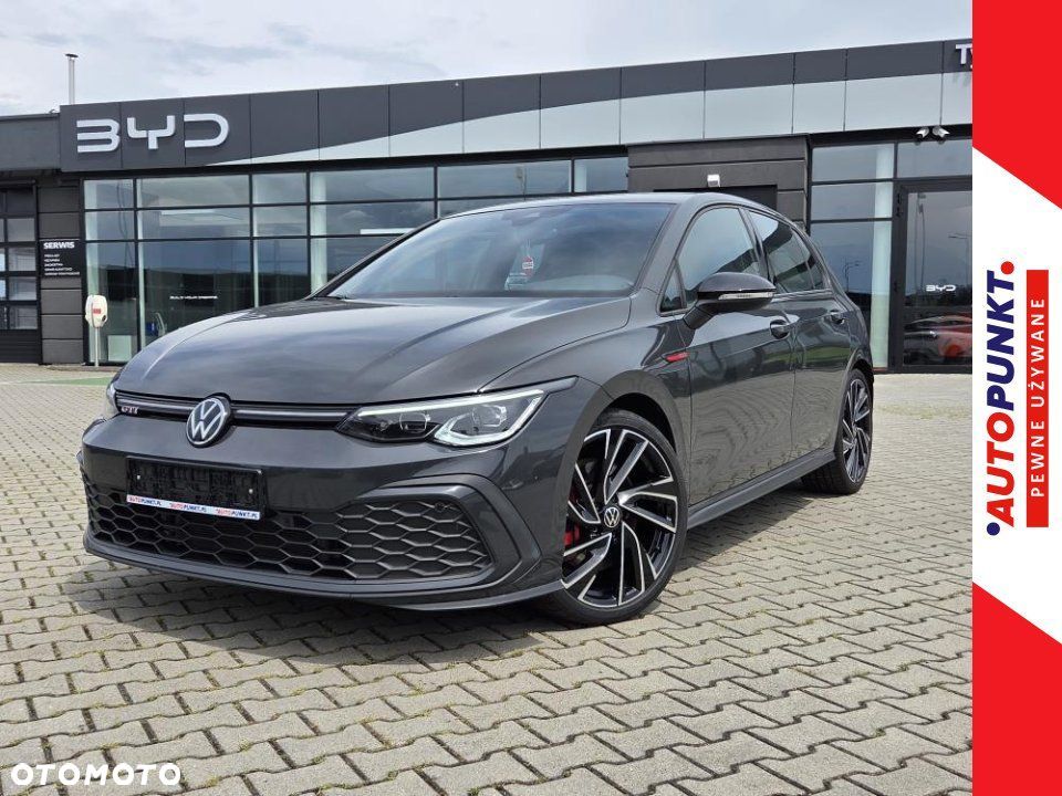 Volkswagen Golf - 1