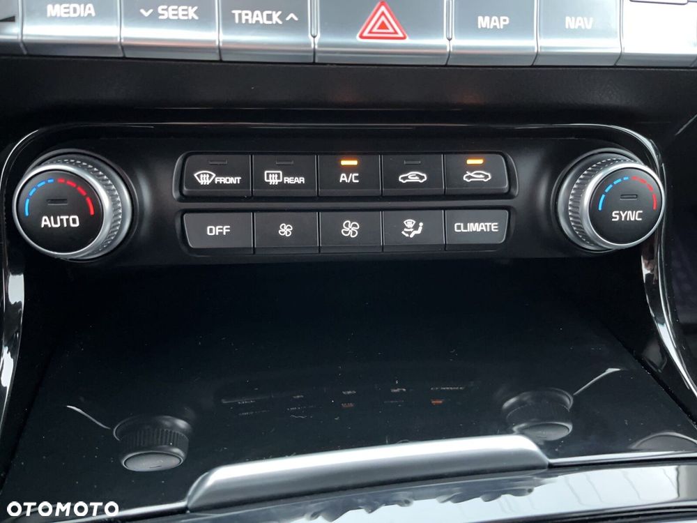 Kia Stinger 2.0 T-GDI L - 29