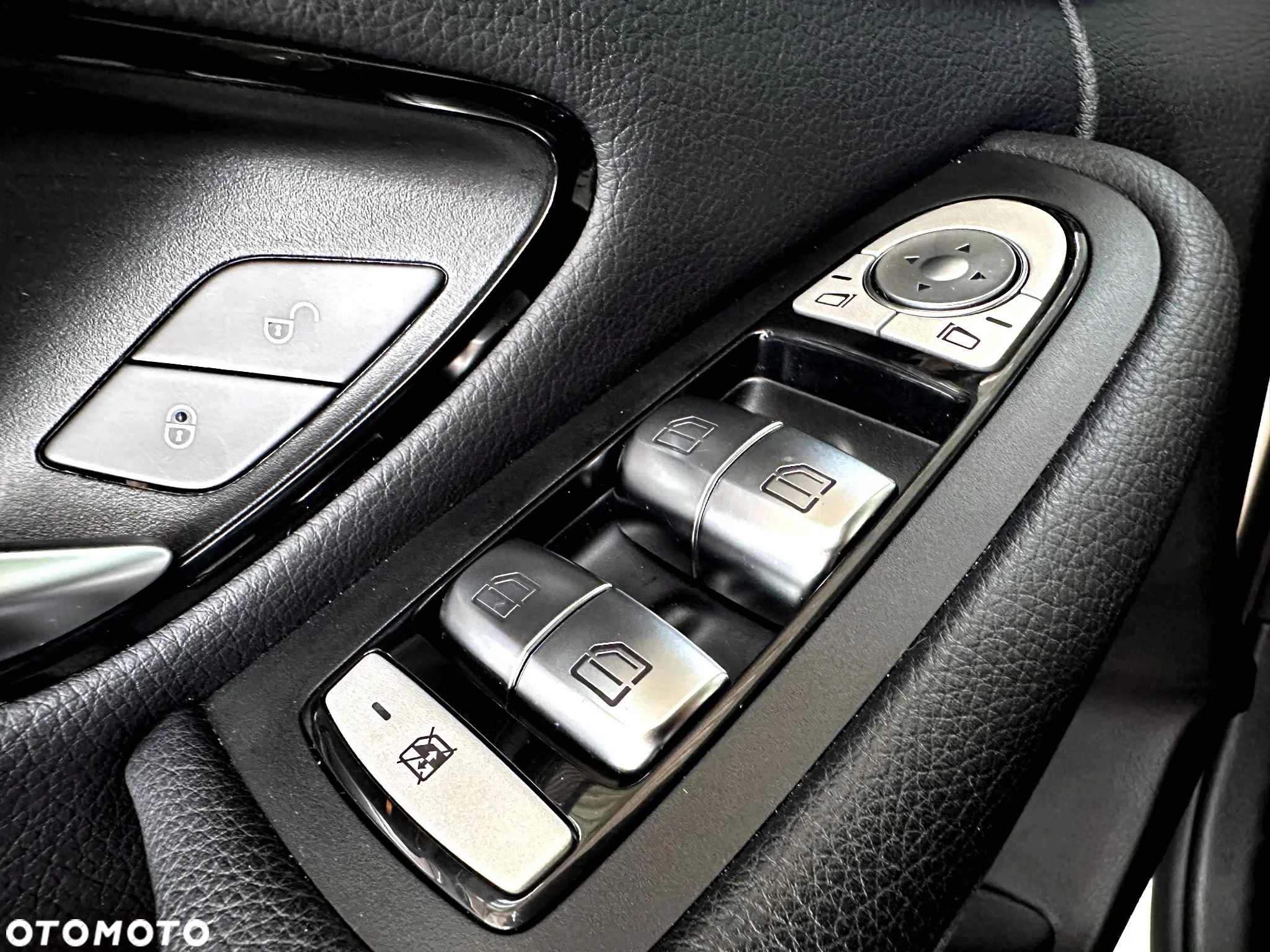 Mercedes-Benz Klasa C 160 Business Edition 9G-TRONIC - 24