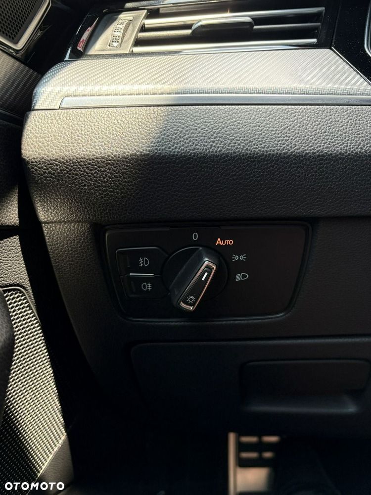 Volkswagen Passat - 31