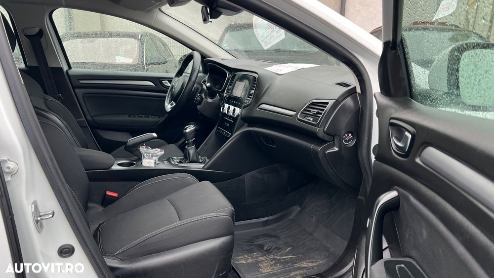 Renault Megane TCE 140 GPF Zen - 21