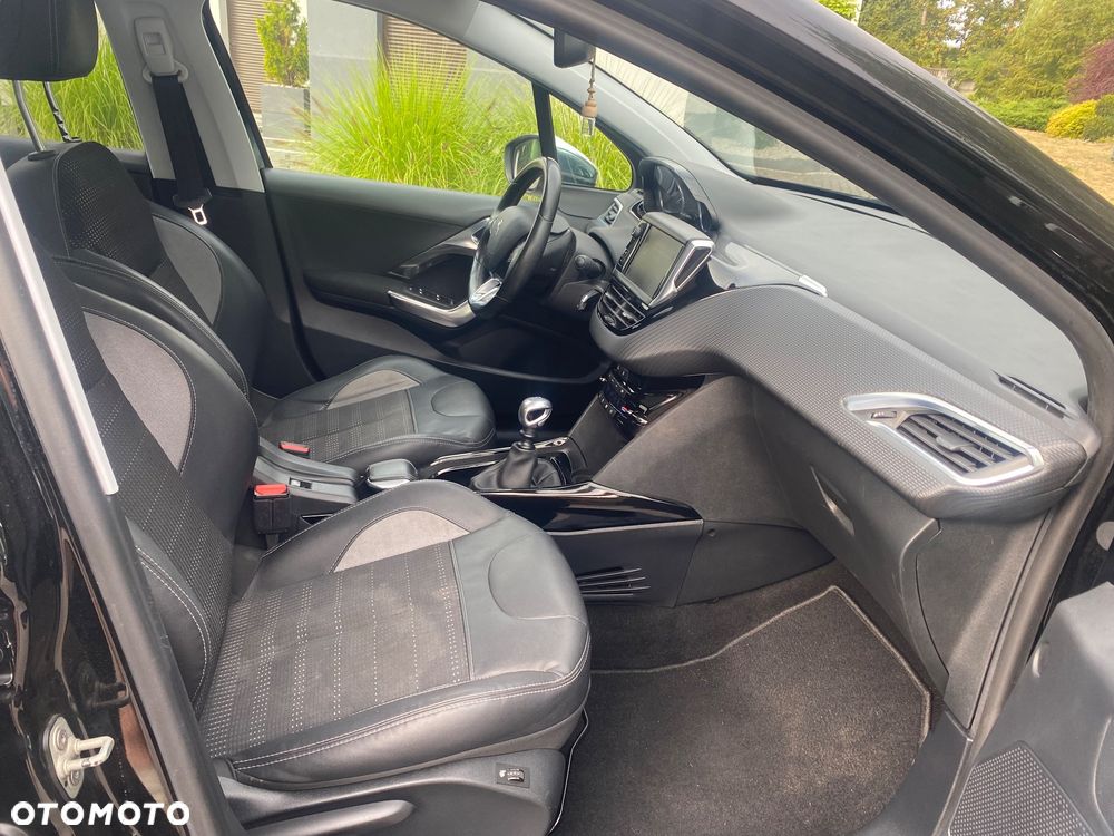 Peugeot 2008 BlueHDi FAP 120 STOP & START Allure - 19