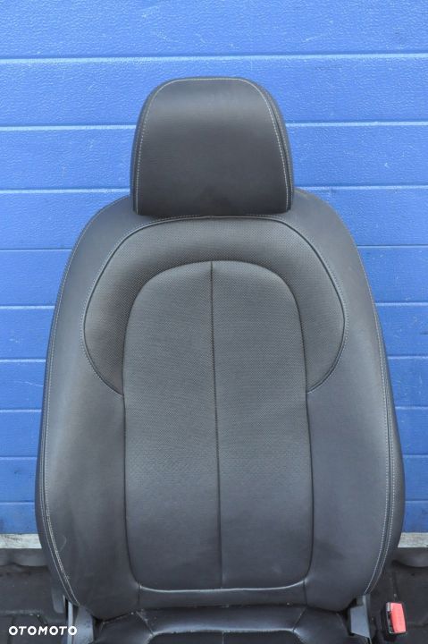 BMW F46 GRAN TOURER FOTELE KANAPA SKÓRA UK - 2