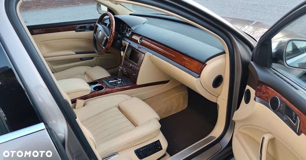 Volkswagen Phaeton - 29