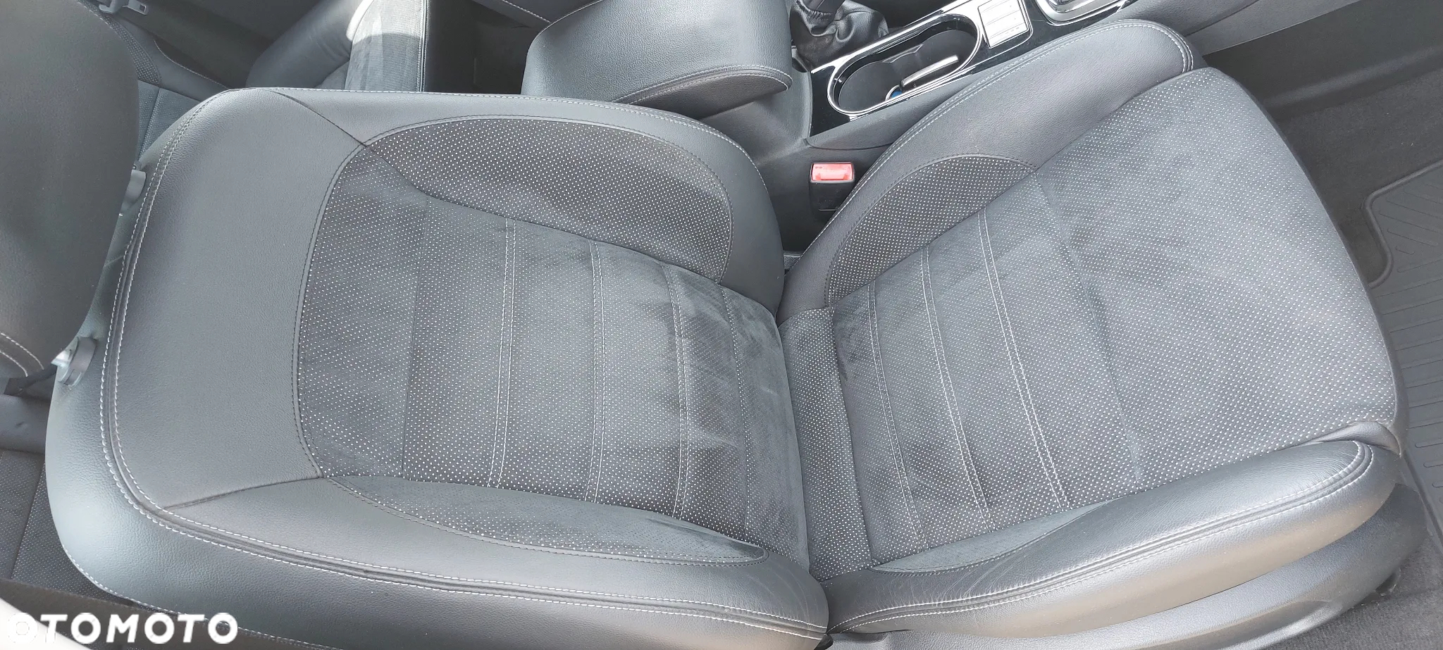 Ford Mondeo 2.5 Titanium - 31